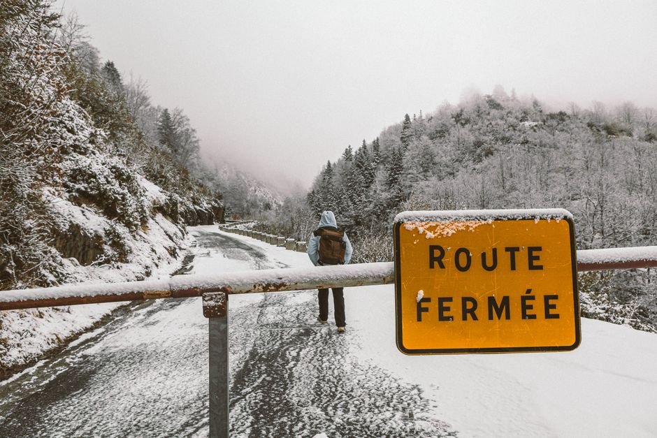 How to Hike in Winter Safely: Essential Tips for Beginners